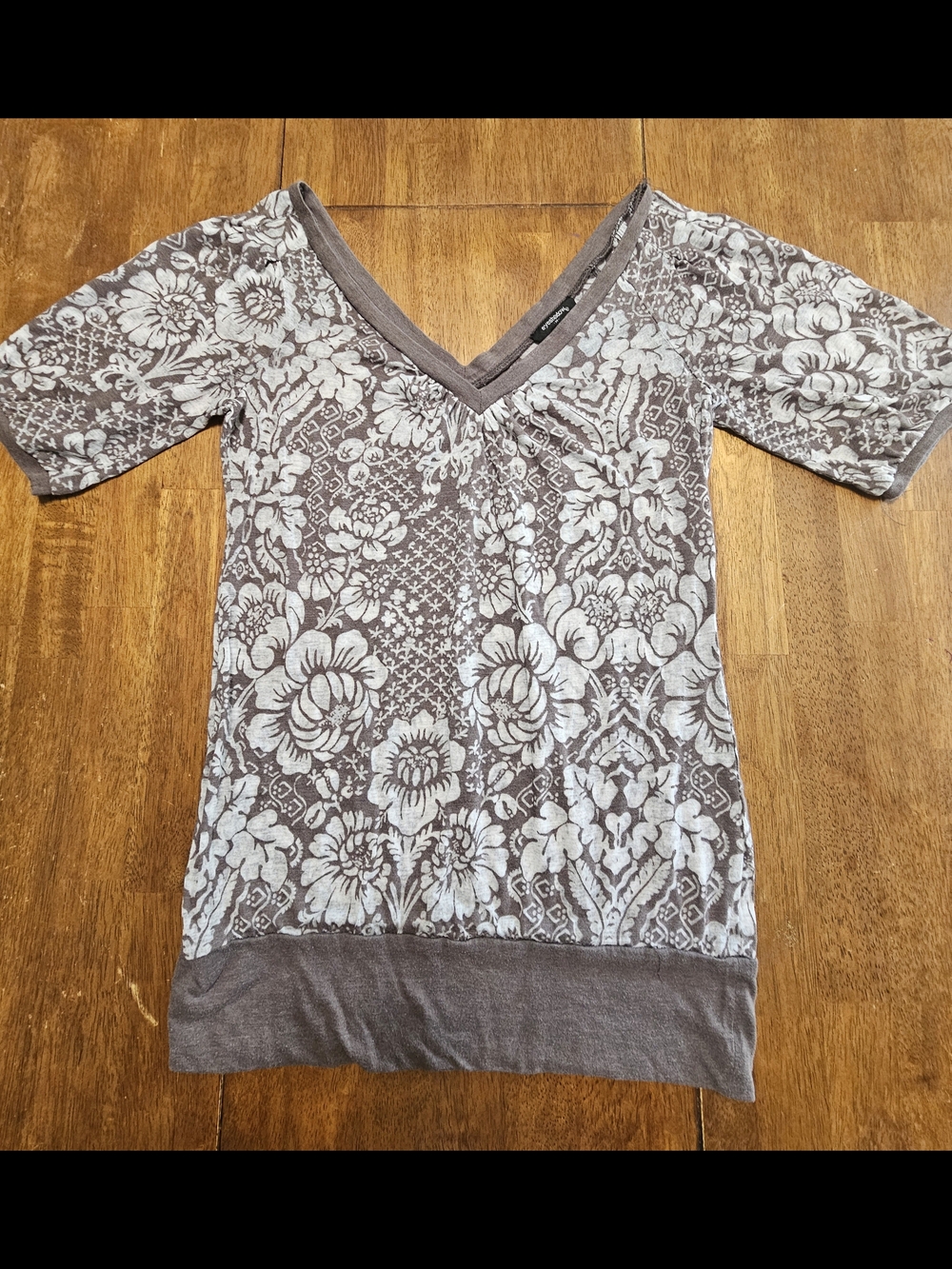 Eyeshadow Taupe V-Neck Short Sleeve Floral Print Top